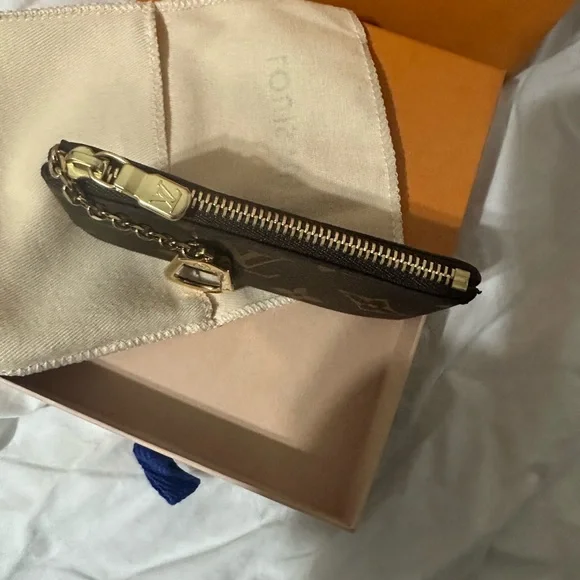 Louis Vuitton Monogram Key Pouch NWT M62650 - Picture 6 of 9